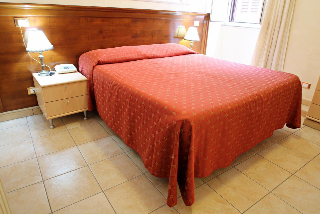 Rosetta Hotel Рим Екстериор снимка