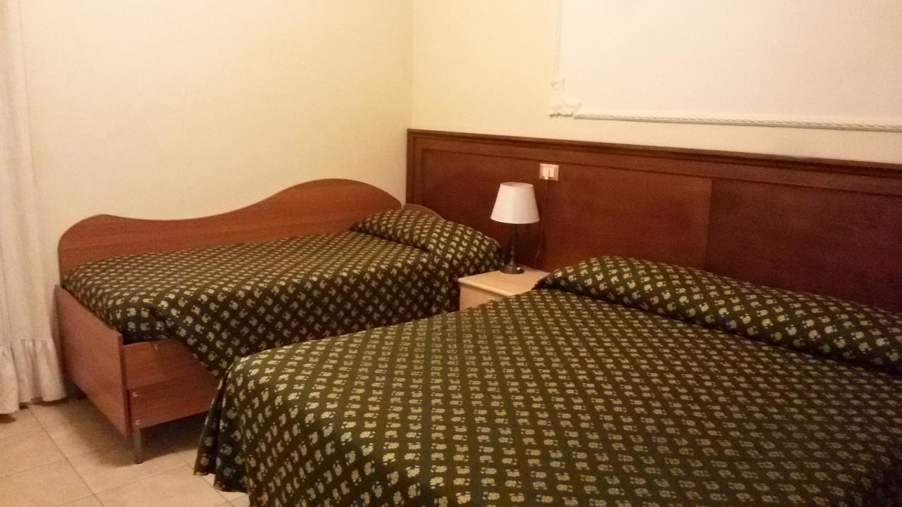 Rosetta Hotel Рим Екстериор снимка